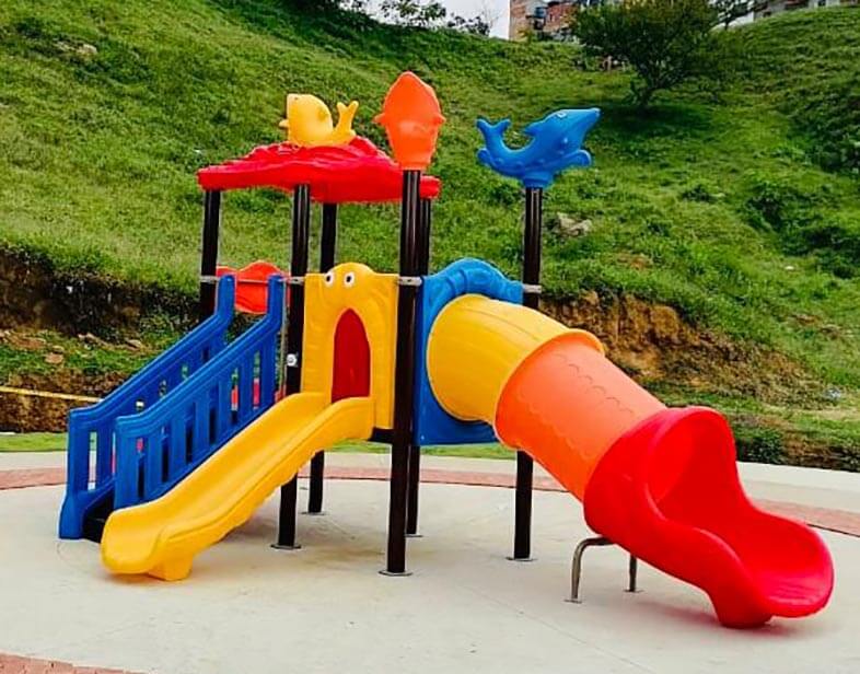 Parque infantil para exterior, Instalado en el municipio del Socorro –  Santander – Mega Parques Infatiles